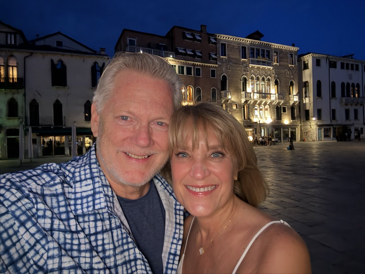 On the way to the US 🇺🇸 after a long, wonderful, and busy few months in Italy and Germany.  🇮🇹🎶🍻☀️🥂🇩🇪

Thank you to all the wonderful friends and fans who made this trip so much fun.  And to the talented and hardworking professionals in Parma, Berlin, Stuttgart, Torino, and