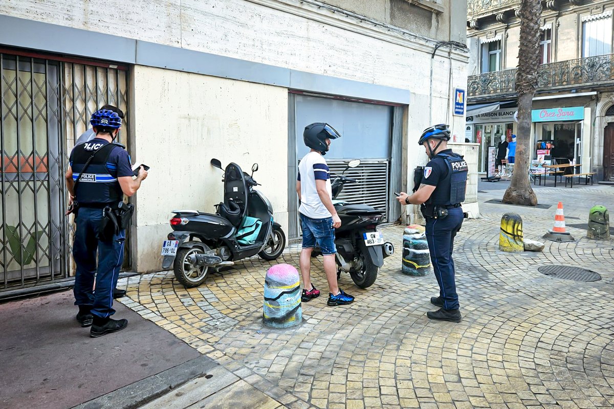📸 En images :
Notre présence #Centre et notre lutte contre la circulation des deux-roues motorisés non autorisés dans l'aire piétonne

➡️ Depuis le 01/07 et jusqu'au 31/08, nous assurons la sécurisation du centre et des places publiques
🕤 Tous les jours de 17h à 3h du matin