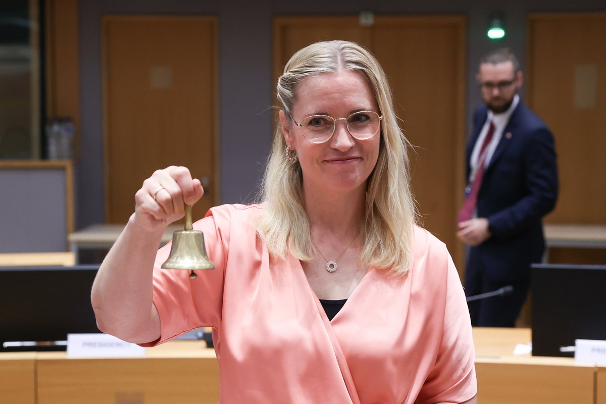 First #ECOFIN with <a href="/stephanie_lose/">Stephanie Lose</a> as President: 

“Our two priorities, Europe’s security and competitiveness, go hand in hand: A competitive European economy is a prerequisite for financing stronger defence. And a secure Europe is the precondition for a competitive economy."