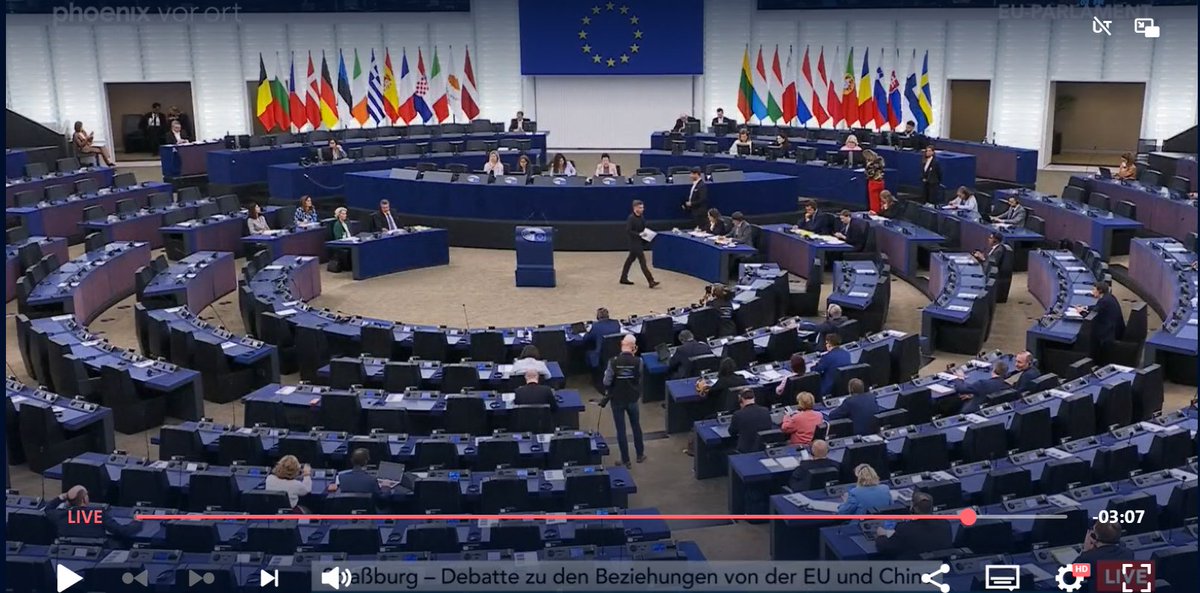 Das EU Parlament soll ja so außerordentlich wichtig sein.
Soo wichtig, dass die Anwesenheit der Abgeordneten dort heute so aussah: