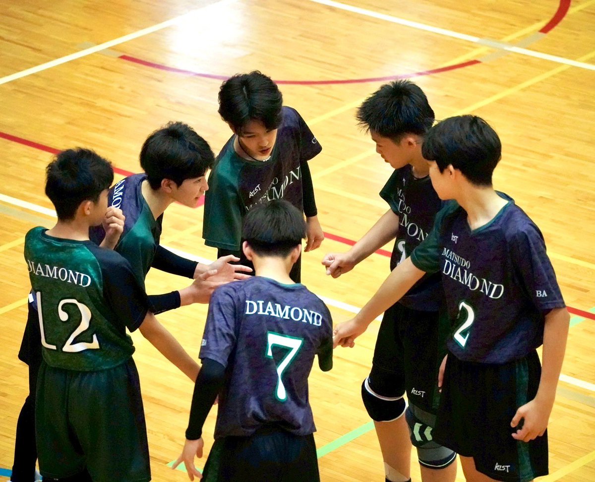 【中体連チーム】
中学生は3年生最後の夏の大会です！

7/12(土)総体松戸支部予選1日目

なんとか2日目の代表決定戦まで残りたいですね。

今週末はどのカテゴリーも良い結果が残せるように頑張りましょう✨
応援よろしくお願いいたします🙇‍♂️
#松戸ダイヤモンド
#バレーボール
#volleyball
#中学生