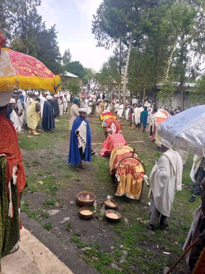 ሰበር ዜና!
=
እንደህዝብ እያጠፋን ያለውን የአገዛዙን ጦር እንደህዝብ ተነስተን ልናጠፋው ይገባል
=
በጎንደር ወገራ ወረዳ ገደብጌ ከተማ እድሜያቸው ከ50 ዓመት በላይ የሆኑ 11 ንፁሀን ዜጎች በመከላከያ በተወሰደባቸው የበቀል እርምጃ ህይወታቸው አልፏል