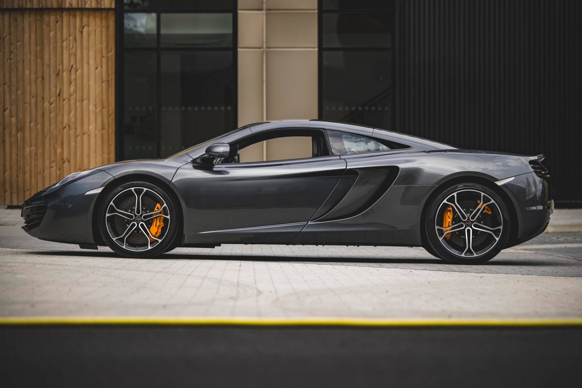 BonhamsCars's tweet image. Introducing one of our latest listings, a 2012 McLaren MP4-12C with a mere 13,055 miles on the clock 🇬🇧 tinyurl.com/ykpabwzs
Judged against either its mileage or its age, the car’s aesthetic, mechanical and dynamic condition is excellent. #BonhamsCarsOnline