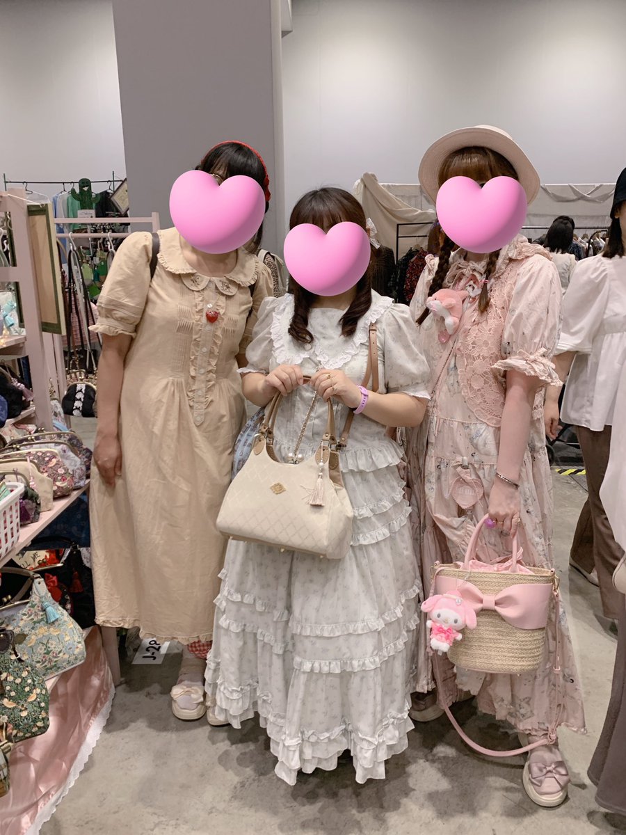 Manyマニー　ゴブラン織りがま口バック　Ami Temple Jade コロンと丸いがま口バッグ＊レースを飾って～生成 | iichi 日々