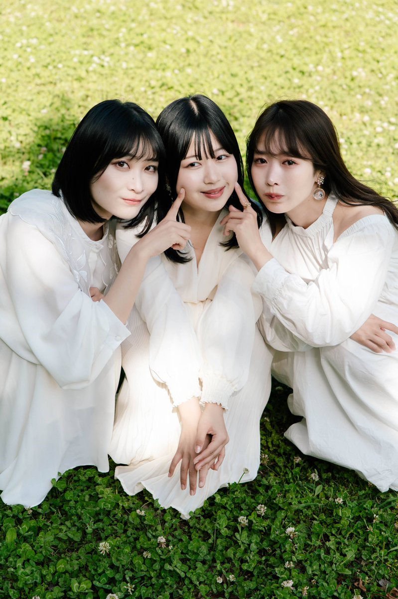 【#mer展2025 出演作品 】

Photographer: <a href="/10moi33/">Tomi_i(とみい)</a> 

[No.]
春-117

緑と日差しに包まれた日。穏やかな時間と共に、ぬぬちゃん・ののちゃんとペア撮影していただきました。
柔らかな表情やふんわりとした空気感をお楽しみください🫧