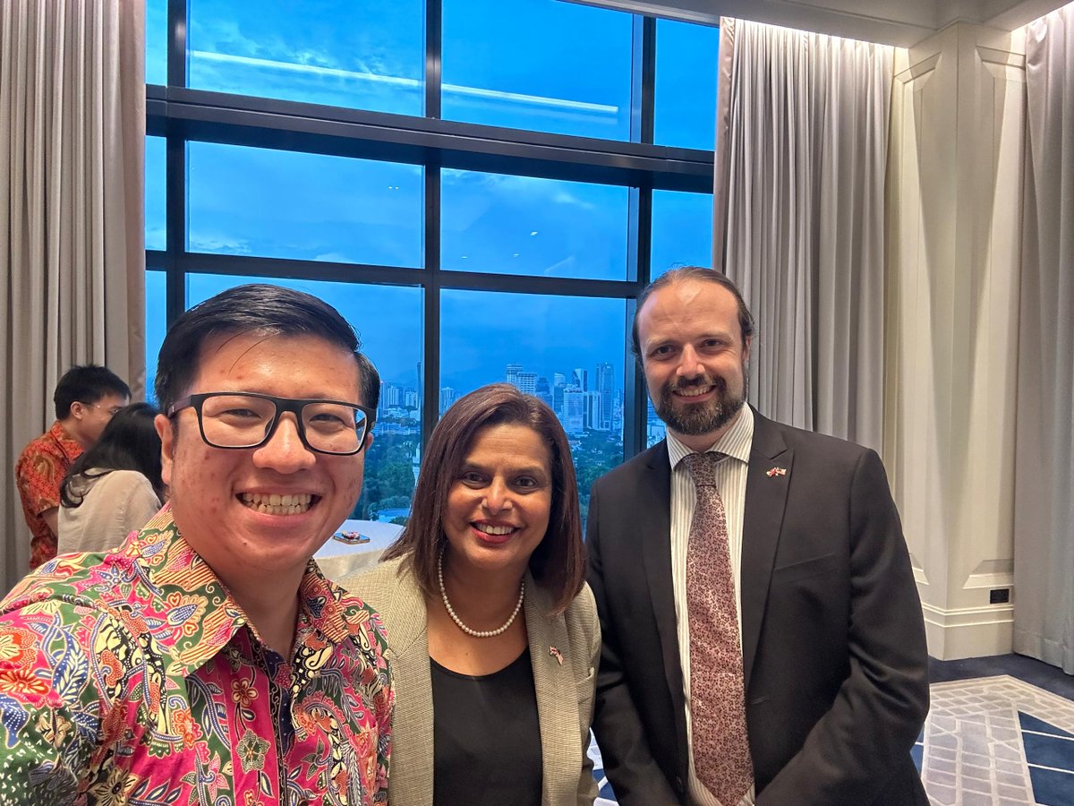BMCCMalaysia's tweet image. Yesterday, we bid farewell to Tom Shepherd, Political and Economic Counsellor from @UKinMalaysia, as he concluded his tenure in Malaysia.
The BMCC wishes you the very best in your new chapter, Tom!