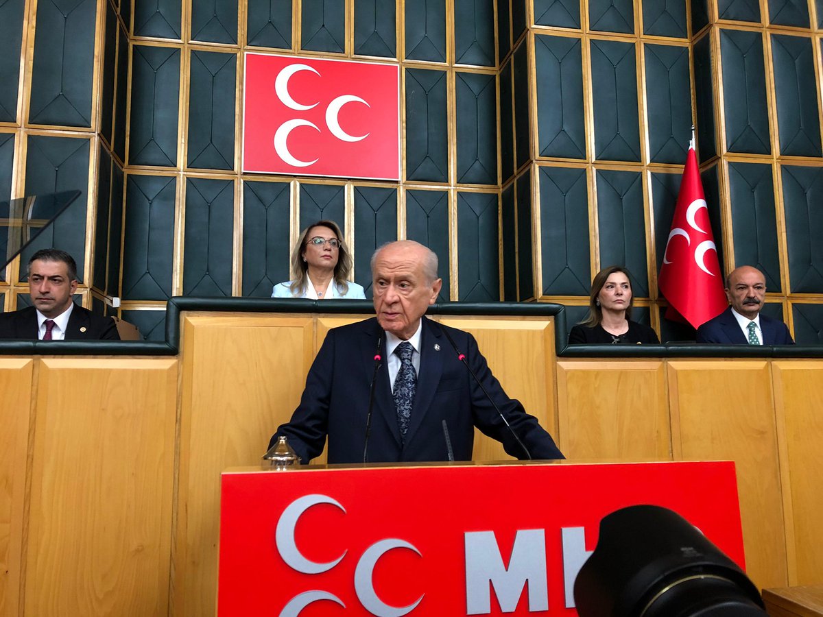 Gördüğümüz kadarı ile mahalli yönetimlerde tuz kokmuştur. Emanet ziyan edilmiş, milletin irade ve güveni hiçe sayılmıştır. 

Cumhuriyet Halk Partisi’nin yönetimi altında bulunan belediyelerin yolsuzluk ve rüşvet batağına saplanması, demokrasi nimetinin ve millet emanetin göz göre