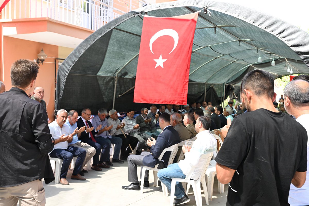 Pençe-Kilit Operasyon Bölgesi'nde Şehit Olan Hemşehrimiz Piyade Teğmen Furkan Sert’in Kıymetli Ailesine Başsaglığı Ziyaretinde Bulunduk.

Şehidimize Allah'tan Rahmet; Kederli Ailesine Sabr-ı Cemîl Niyaz Ediyorum.🇹🇷

#Malatya
