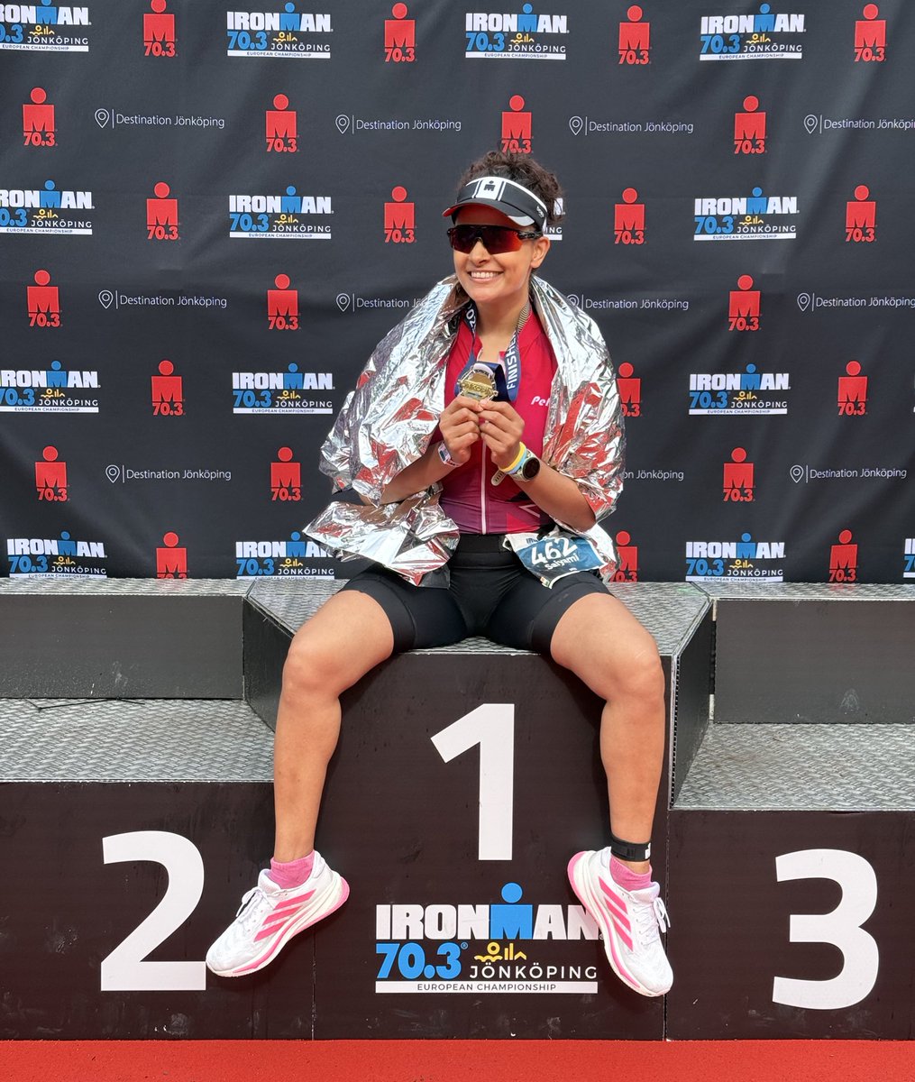 Finished my second Ironman 70.3. And my heart is full. ♥️✌🏽
Two races in ten months, while juggling a year full of work… and I’m reminded of one simple truth: discipline always beats excuses. People often ask why I put myself through this kind of torture.