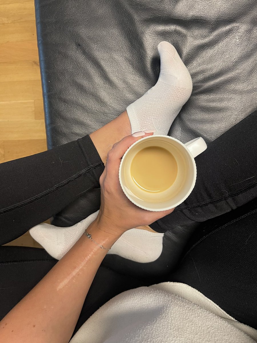 First coffee in the books. Who‘s a good boy and sends the next? 😈💸
