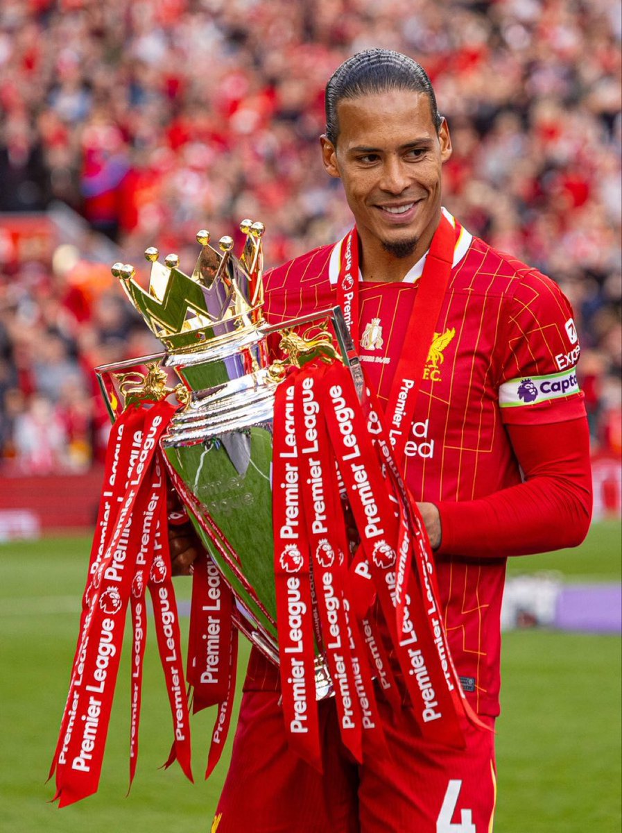 My skipper “Calm as ice, strong as steel. Happy birthday to the Wall of Anfield. 🧊🔴 #VVD #BossAtTheBack”