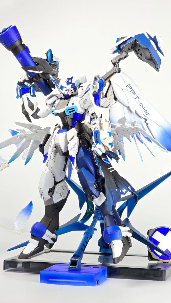 FGO_masaichi's tweet image. 「楽曲一発一発に、僕の"感情"を込めて」
初心者塗装修行22体目!
天音かなた専用機イメージ
PPT-0422
ガンダム「セレスト バレット」完成です💫
セレストは「青色(天界由来の)」という意味で、「蒼い弾丸」という機体ネームにしました
(1/3)
#かなたーと
#ホロリスガンプラ部
#ガンプラ