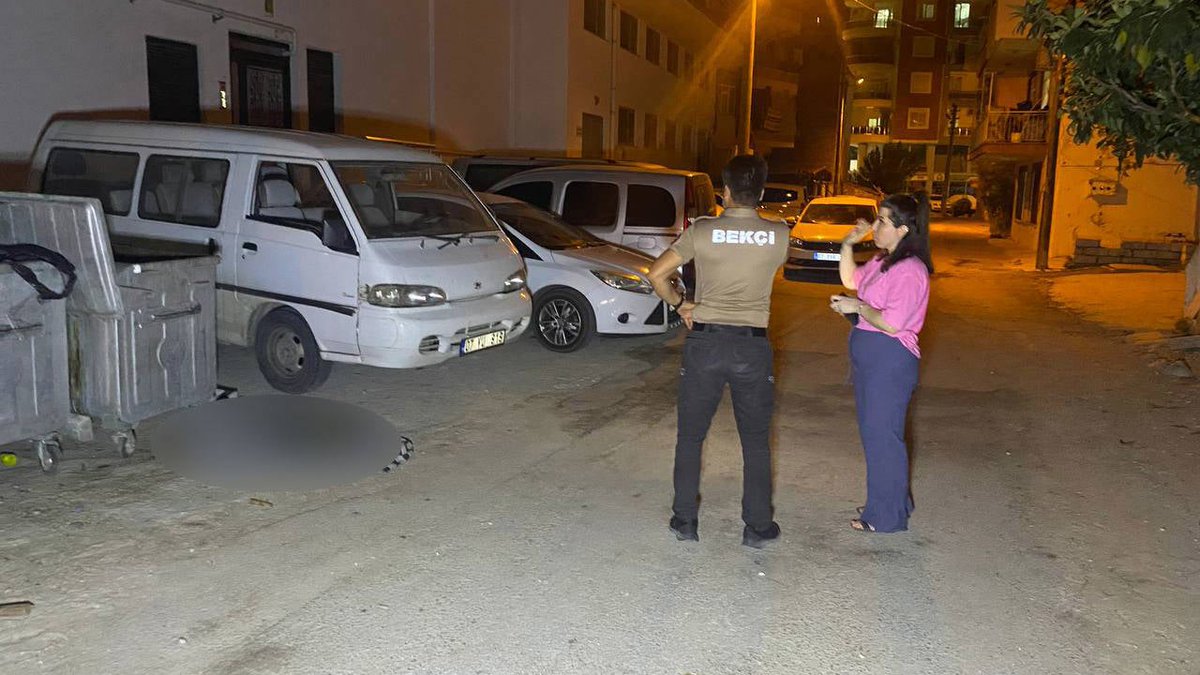 The burnt body of a dog was found in a garbage container in the Serik district of Antalya 😢

Police have begun an investigation
birgun.net/haber/antalya-…