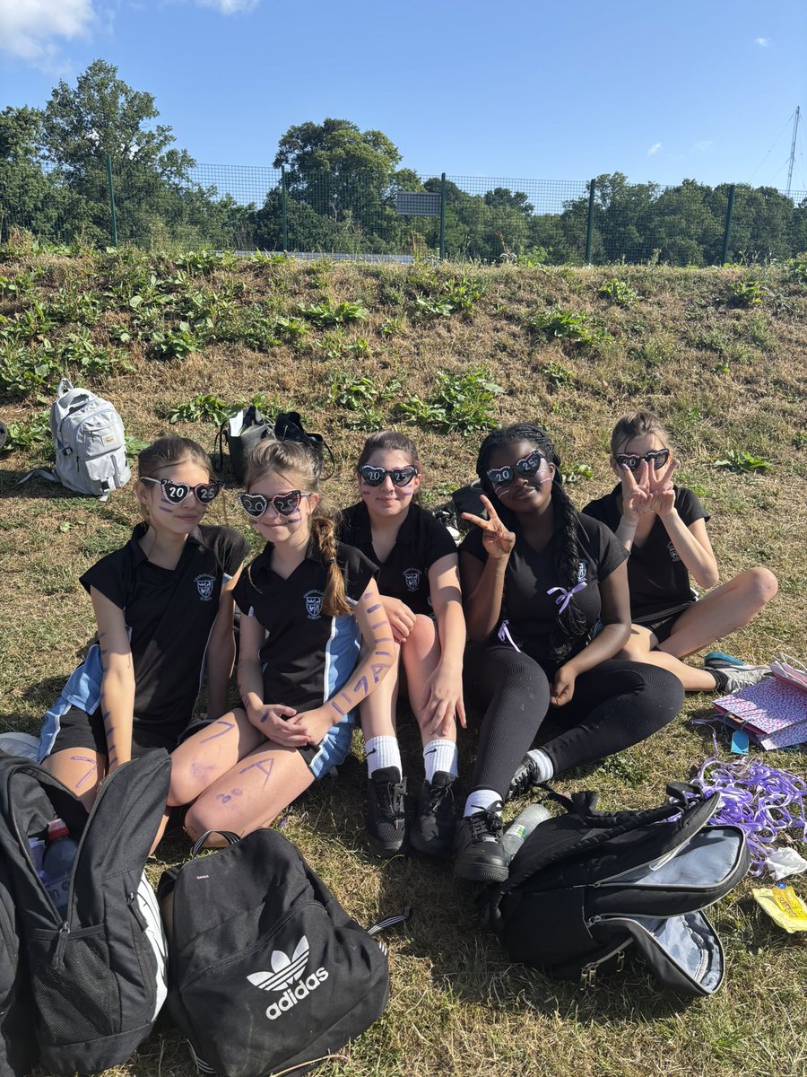 Miss Harrison tweet media