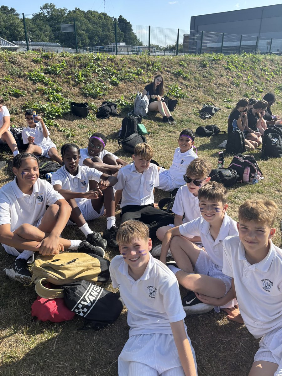 Miss Harrison tweet media