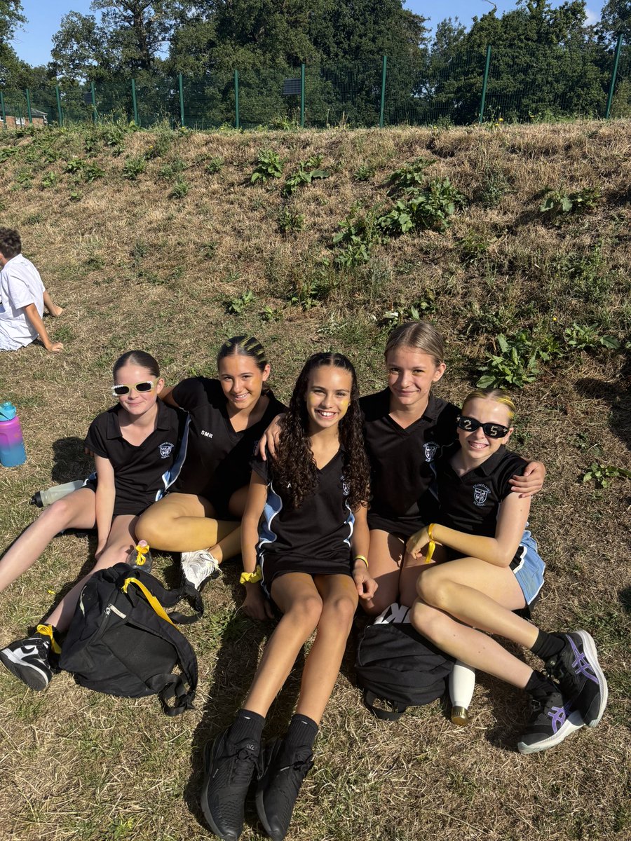 Miss Harrison tweet media