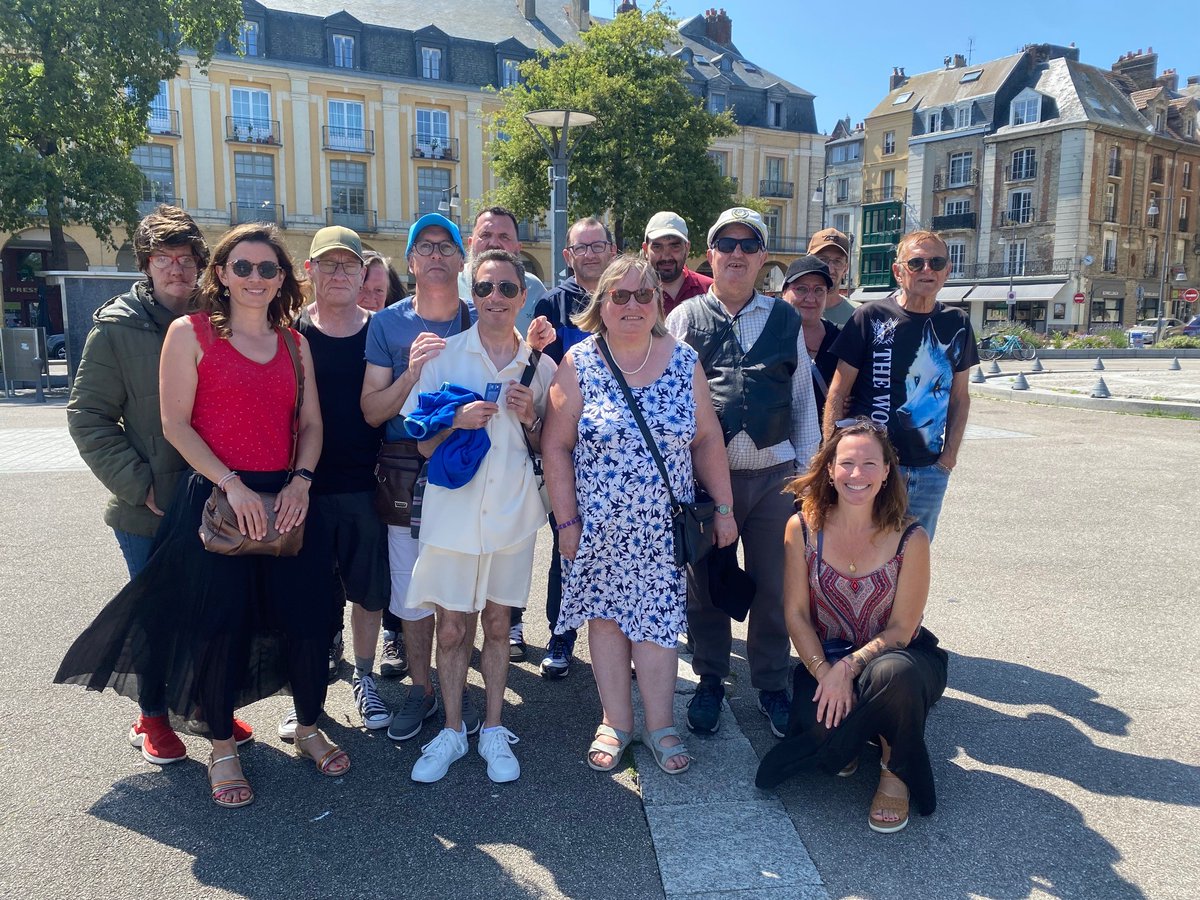 ☀️⛵️ 19 personnes accompagnées par l'#Udaf76 ont profité d'une promenade en mer, un grand moment pour certaines qui n'étaient jamais montées sur un bateau !
Parti de Dieppe, le bateau a emmené nos matelots jusqu’à Pourville-sur-Mer, bercés par les histoires du capitaine 🛳 #PJM
