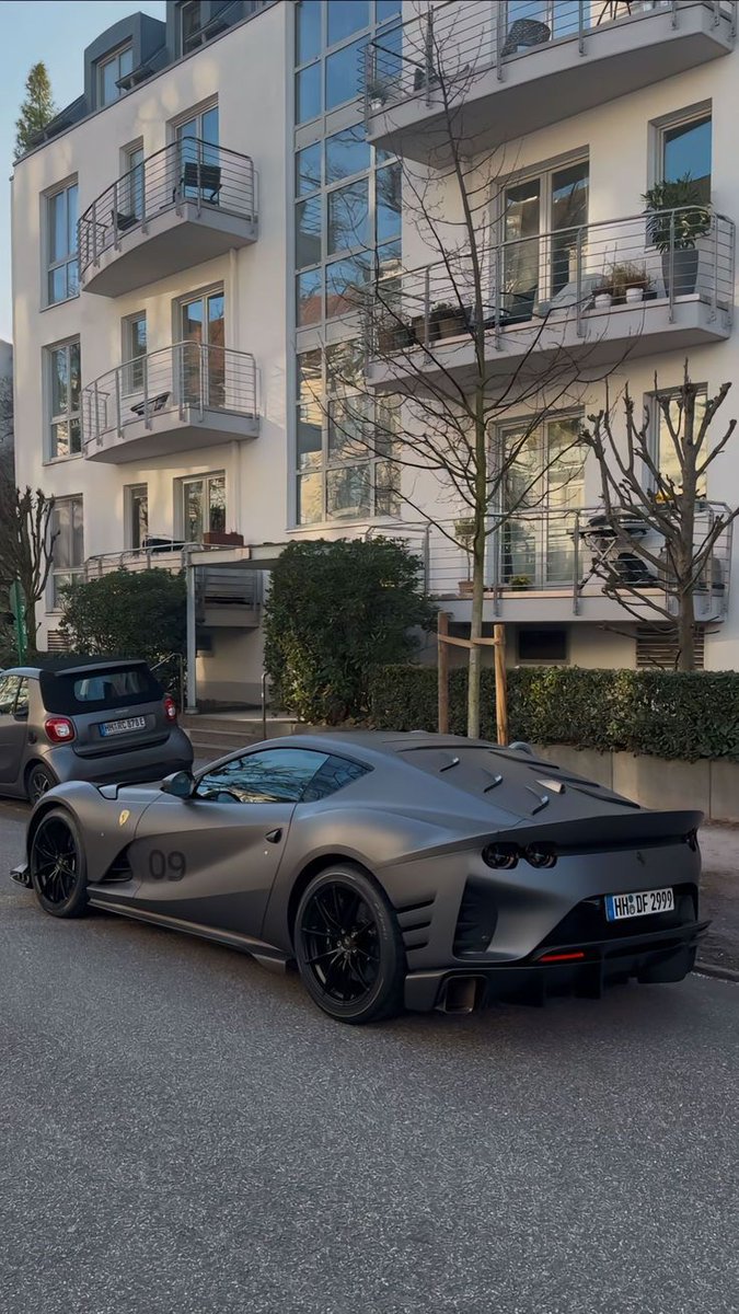 Ferrari 812 Competizione 🦇