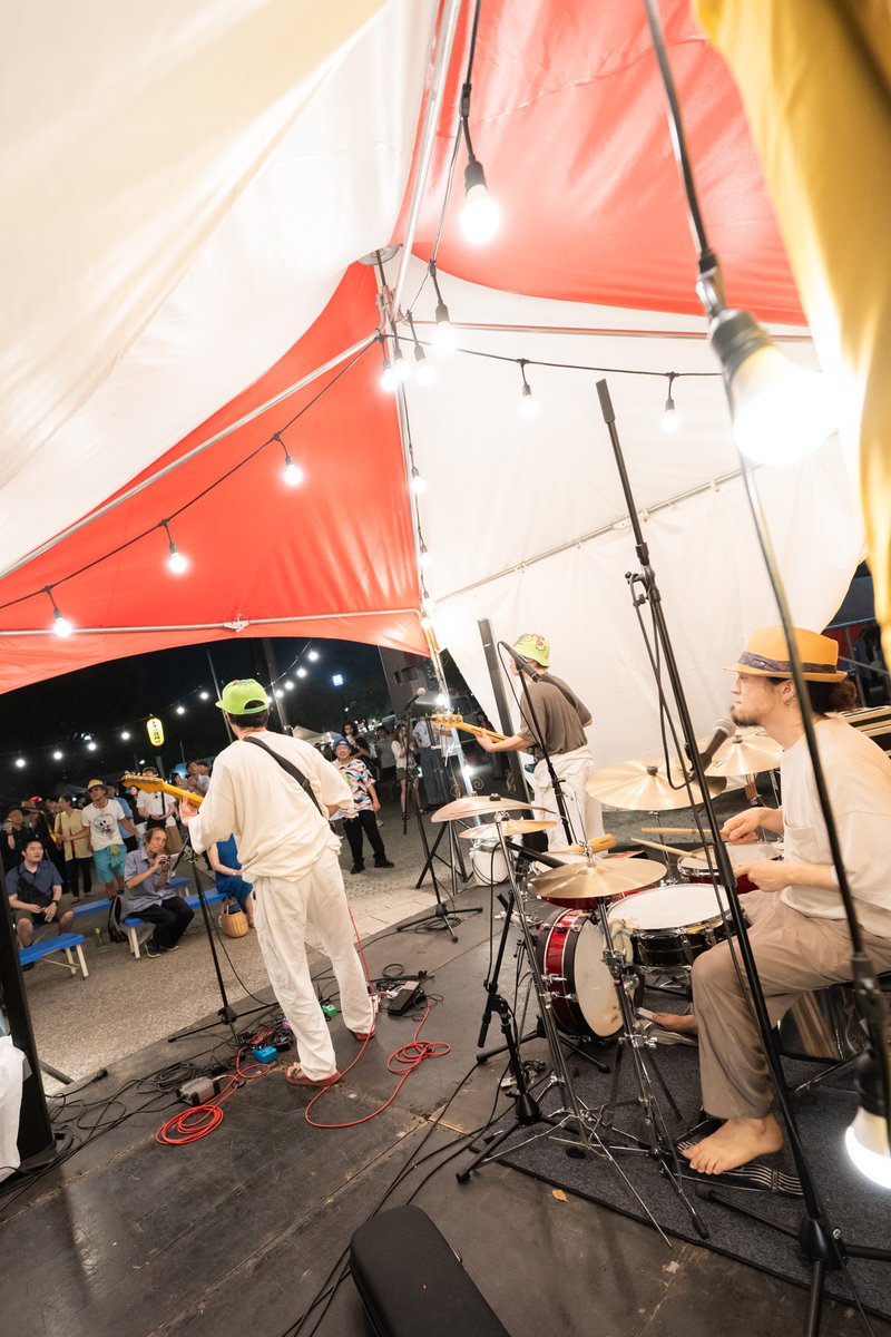 e_garden's tweet image. DAY3フォトレポ公開
アースガーデン“夏”ヨルイチ、最終日もにぎやかに終了🌿
夕方には会場がたくさんの笑顔に包まれ、阿波おどりやライブで最後まで盛り上がりました！

写真レポート
earth-garden.jp/festival/80626/

🎉次回は「アースガーデン“秋” 2025」
📅10月25日(土)・26日(日)｜30周年記念開催！