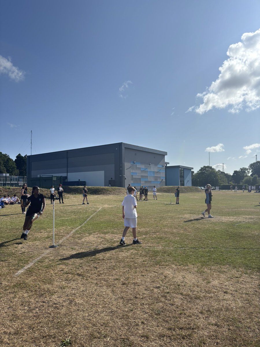 Miss Harrison tweet media