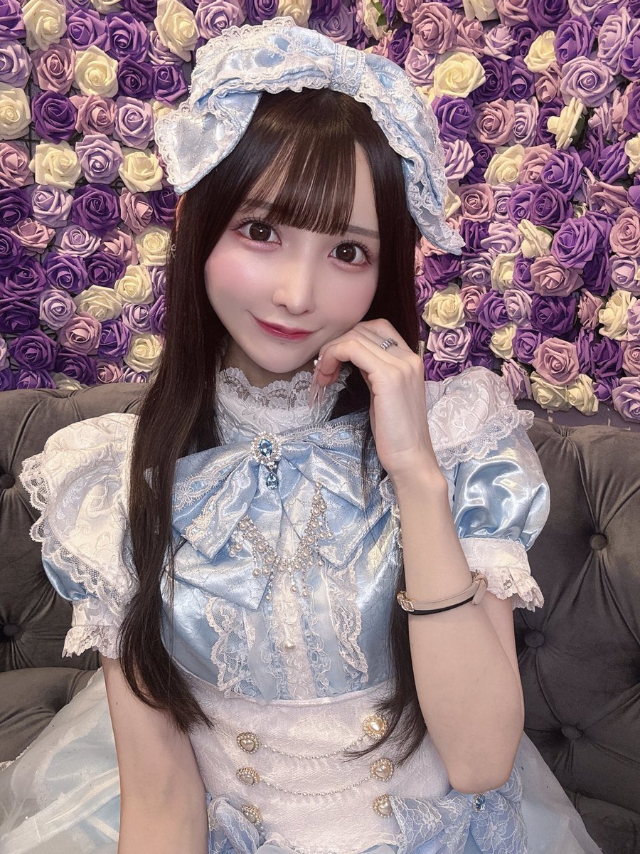 バンニ美容整形外科で鼻フルをして7ヶ月経過しました🩵🪽

感染や腫れもなく、完全に完成系だと思います😌✨
正面から見た時のACRも、横から見た時の鼻筋のラインも綺麗すぎてお気に入りです❣️ https://t.co/3fxBxjtNbw