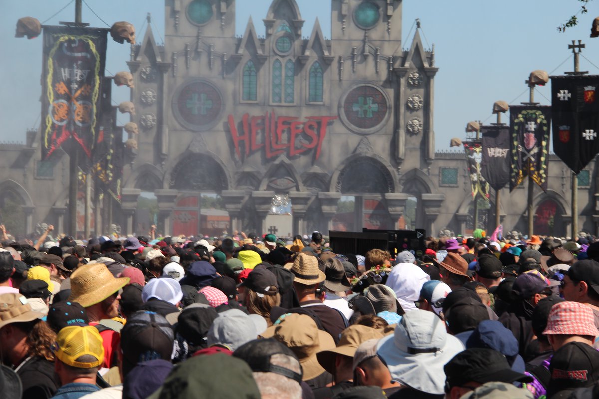 Hellfest 2026. L'intégralité des pass 4 jours en vente ce mardi 8 juillet
france3-regions.franceinfo.fr/pays-de-la-loi…
#Hellfest #Hellfest2026 <a href="/hellfestopenair/">Hellfest Open Air Festival</a> #billetterie #festival #musique #Clisson