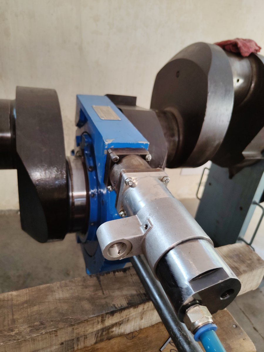 RAP_Solution's tweet image. Conducting Onsite Crankshaft Maintenance Programs to Train Field Technicians

 At RA Power Solutions, our crankshaft maintenance programs onsite are meant to help field technicians get better at their jobs and get engines running better.
#CrankshaftRepair #OnsiteMachining