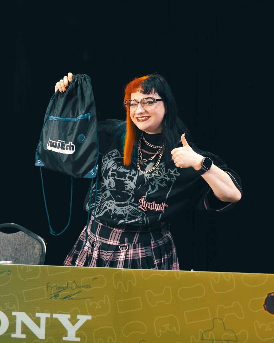 8bitElliott's tweet image. Twitch Adelaide encompasses everything great about the @Twitch_ANZ community. Over the weekend, I saw creators of all sizes getting together to raise money for @GameOn_Cancer at AVCon

Encouraging each other to make amazing content and helping each other out