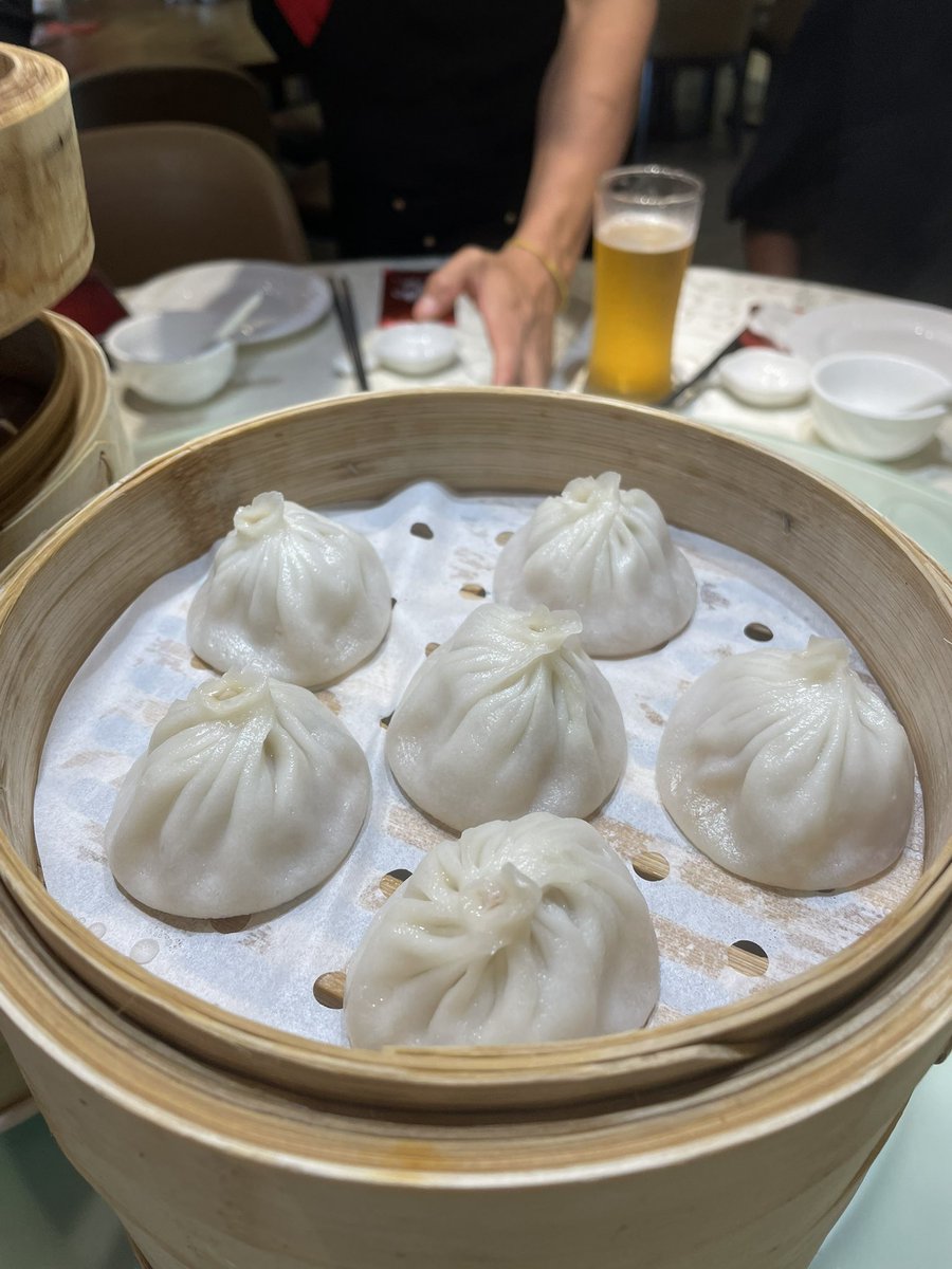 yoshida_parente's tweet photo. マレーシアDAY1🇲🇾ランチ
#DRAGON1 へ
小籠包からのチャーハン、ナスガーリック、ナス味噌ロースー
マレー系の中華ですな。
#コンタクト社長
#レンズアップル
#マレーシア
#ペナン https://t.co/hmXANCZhku
