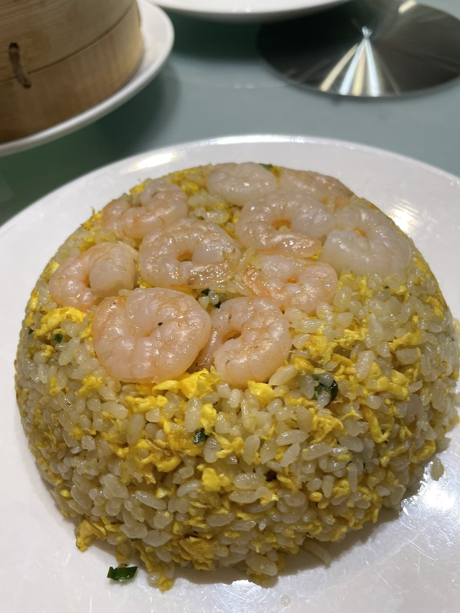 yoshida_parente's tweet photo. マレーシアDAY1🇲🇾ランチ
#DRAGON1 へ
小籠包からのチャーハン、ナスガーリック、ナス味噌ロースー
マレー系の中華ですな。
#コンタクト社長
#レンズアップル
#マレーシア
#ペナン https://t.co/hmXANCZhku