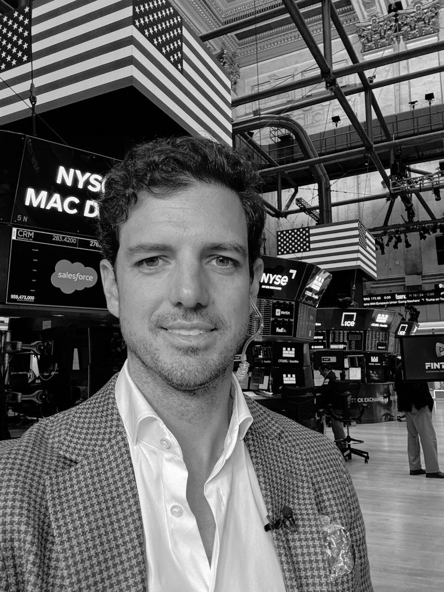 Noname_Trader (@n0name_trader) on Twitter photo “Go after something that is a little bit beyond your elements, beyond your kind of expertise - it's something you have to do.” - <a href="/mdomcahill/">Mike Cahill | Pyth🔮</a>, CEO of Douro Labs
Before you watch the latest interview with Michael Cahill, it’s worth understanding who he actually is and why he’s “Go after something that is a little bit beyond your elements, beyond your kind of expertise - it's something you have to do.” - <a href="/mdomcahill/">Mike Cahill | Pyth🔮</a>, CEO of Douro Labs
Before you watch the latest interview with Michael Cahill, it’s worth understanding who he actually is and why he’s