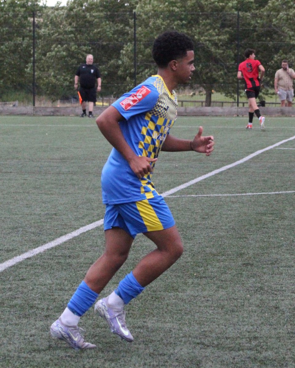 What a debut! 🔥

Huge shoutout to @taylorfranklin36 , who made his first team debut and got himself on the scoresheet in a dominant 4-0 win over Sileby Rangers! 👏⚽️

One of our very own scholars making big moves — proud moment for everyone at the club! 💛💙

#MoultonMade