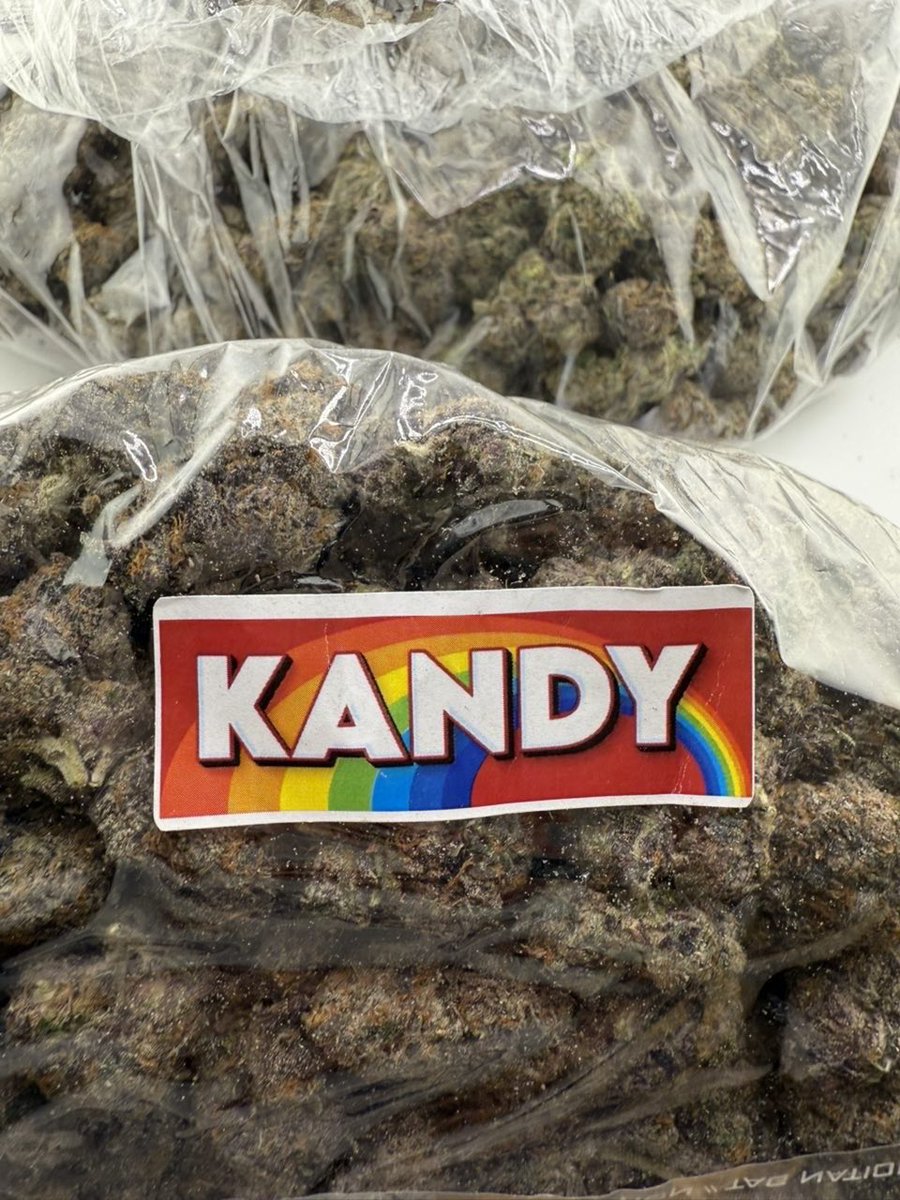 Smacking420's tweet image. Kandy 
License designer indoors 
Last 390 grams 
1150$
