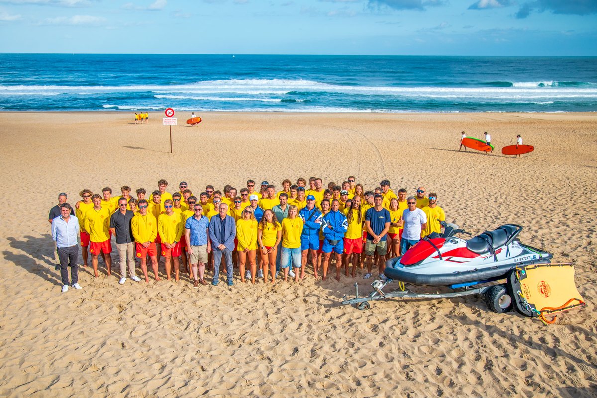 ⛱️☀️Nos anges gardiens en 1 photo📸 #Anglet #VilleAnglet
🛟🌊🏄‍♂️La saison 2025 est lancée : nos 8 plages sous la surveillance de nos sauveteurs côtiers
✅Le dispositif: 90 sauveteurs, 3 pilotes jet-ski sur la saison +retour de 6 CRS jusqu'au 31/08
ℹ️tinyurl.com/44s6bpz9 📸 KPD