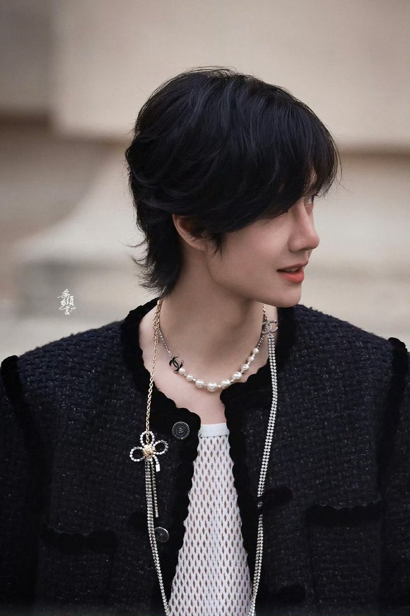💚 แจก 185฿ 2 คน💚

RT &amp; กดใจ &amp; อวยยศป๋อความหล่อของ CHANEL พร้อมติด # ให้ครบตามด้านล่าง 

YIBO CHANEL FW25Couture
#WangYiBoCHANELHauteCouture 
#WangYibo #หวังอี้ป๋อ #王一博
<a href="/CHANEL/">CHANEL</a>
