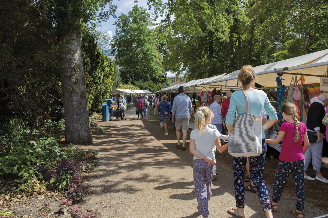 Op zaterdag 23 augustus in Walkartpark Zeist: kunst, muziek, theater, kinderprogramma, po\u00ebzie en gezelligheid voor alle leeftijden. dlvr.it/TLnqv5