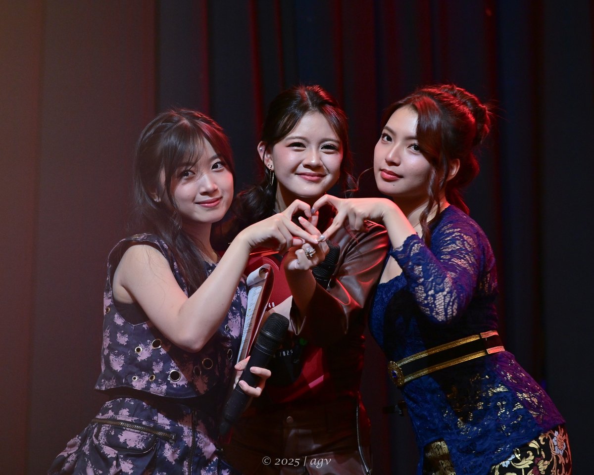 agv48's tweet photo. .@RFritzy_JKT48 @A_ChristyJKT48 @S_GraciaJKT48 

#JKT48ALLINTOUR2025 #ALLINTOUR2025YOGYAKARTA https://t.co/tRXKR7V7tC