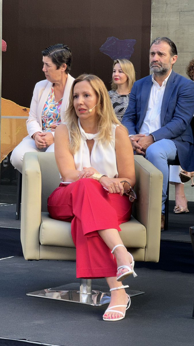 laradiocanaria's tweet image. 🟠 La presidenta del Cabildo de Tenerife, Rosa Dávila, y el vicepresidente, Lope Afonso, hacen balance de su gestión tras dos años de gobierno. 

📍 Museo de la Naturaleza y la Arqueología

📻 #InformativosLRC 
📡 rtvc.es/la-radio-canar…