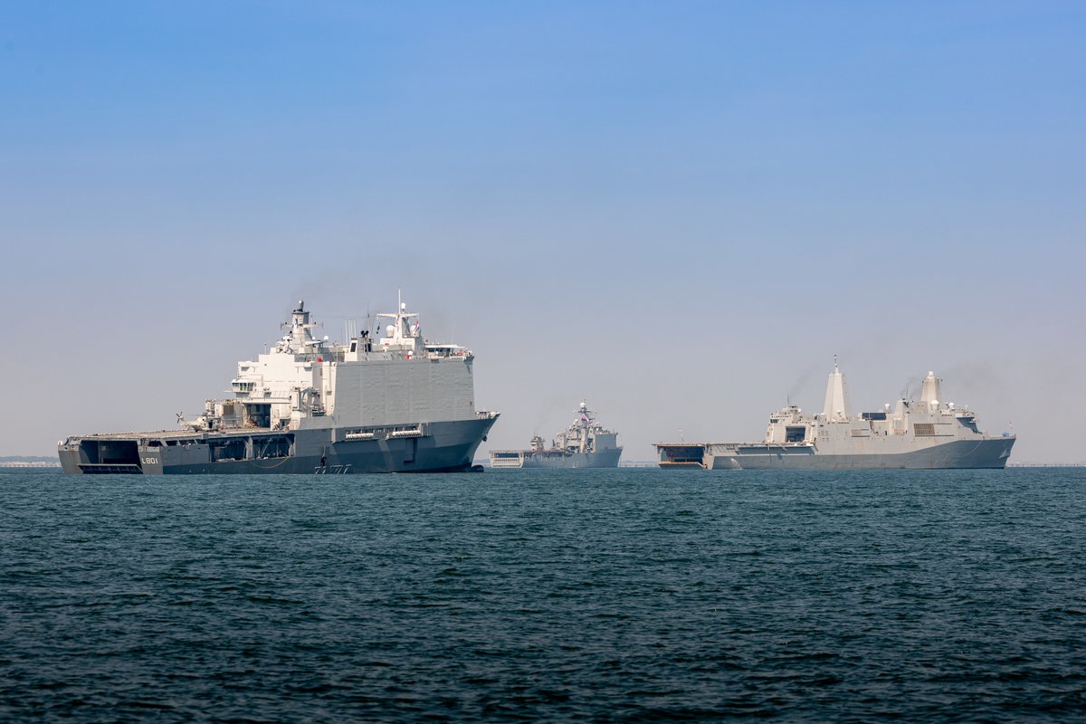 kon_marine's tweet image. 🇳🇱 Zr.Ms. Johan de Witt, @korpsmariniers, en @Kon_Luchtmacht trainen met @NATO-partners 🇺🇸🇬🇧🇨🇦 aan de Amerikaanse oostkust. We oefenen amfibische operaties en vliegoperaties zodat we in een echte missie direct als één team kunnen handelen. #AtlanticAlliance25