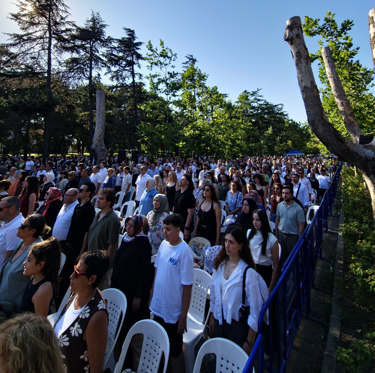 2025 Mezuniyet Törenimiz Saygı Duruşu ve İstiklal Marşı’yla başladı.
#İÜİletişim #İUMezun2025 #İstanbulÜniversitesi #GururZamanı #AileceBilim #BilimleGeleceğe #AileYılı2025 #MezuniyetCoşkusu #BilimleGeleceğe