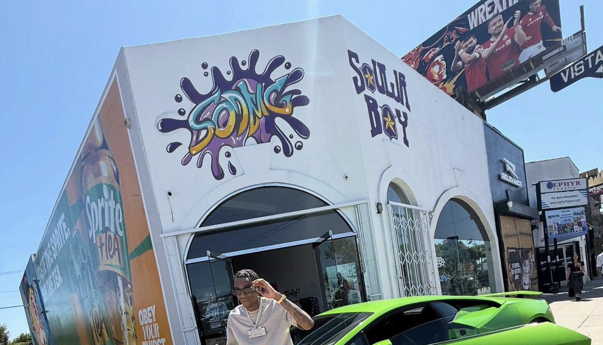 😱💥 Drzý nájezd na krám Soulja Boye! Zloději mu sebrali bundu, konzoli a zanechali chaos za 25 tisíc 🔓🎮🧢
hiphopstage.cz/soulja-boy-ma-…