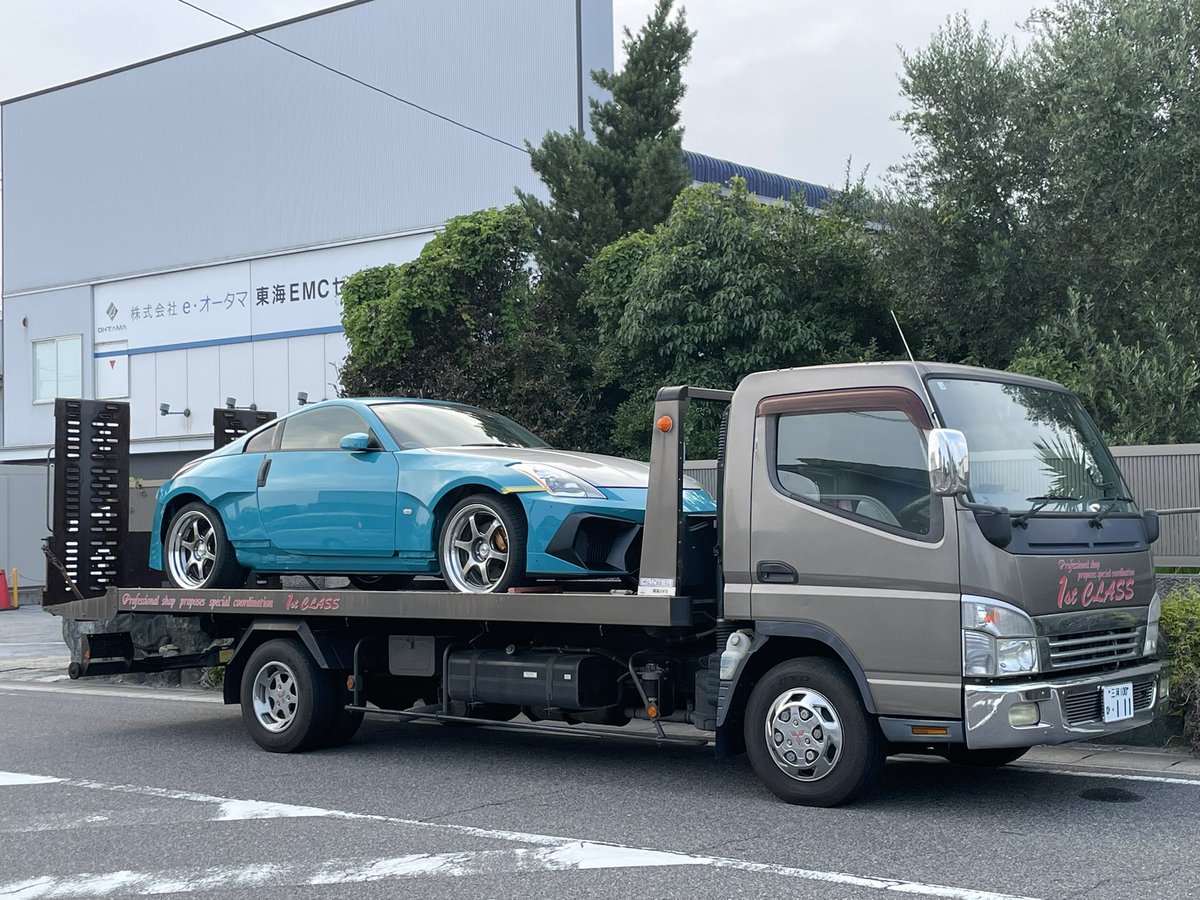 1st_CLASS_niimi's tweet photo. 今から兵庫県に行きまーす✨
積載車のナビを9インチに交換してファイアスティックも使える長距離快適仕様です☀️ https://t.co/Z7rDXEPWhu