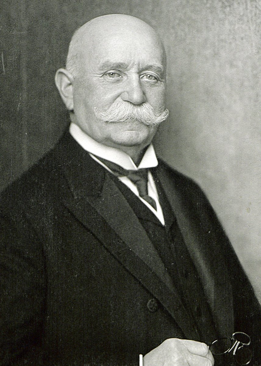SRChristchurch's tweet image. Count Ferdinand von Zeppelin, born on this day in 1838 - German general &amp;amp; inventor of rigid airships that took his name, 'Zeppelin', a name that became synonymous with airships, dominating long-distance flight until the 1930s #inventors #flight #history Died 8 Mar 1917 aged 78