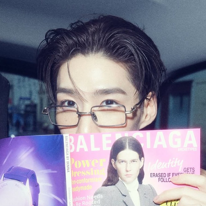 นิ่น้องก่ะเตียมเรียนคุมองเหมือนกันหนอจ๊ะ

PP KRIT X BALENCIAGA COUTURE 54 
#PPKritTakesParis2025 #ppkritt
#BalenciagaxPPKRIT #Balenciaga