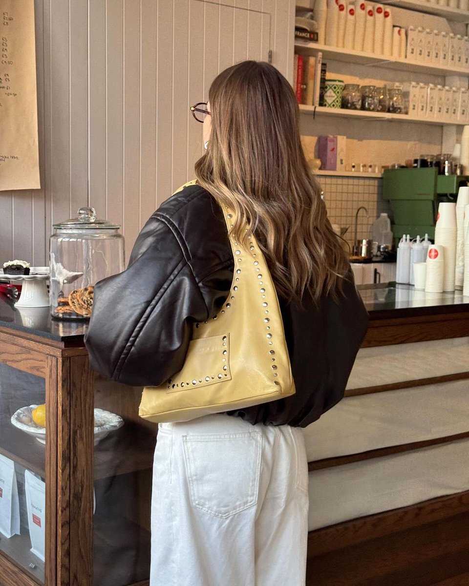 pradavante's tweet photo. but first, coffee ☕️ https://t.co/ERrL8KgZQr