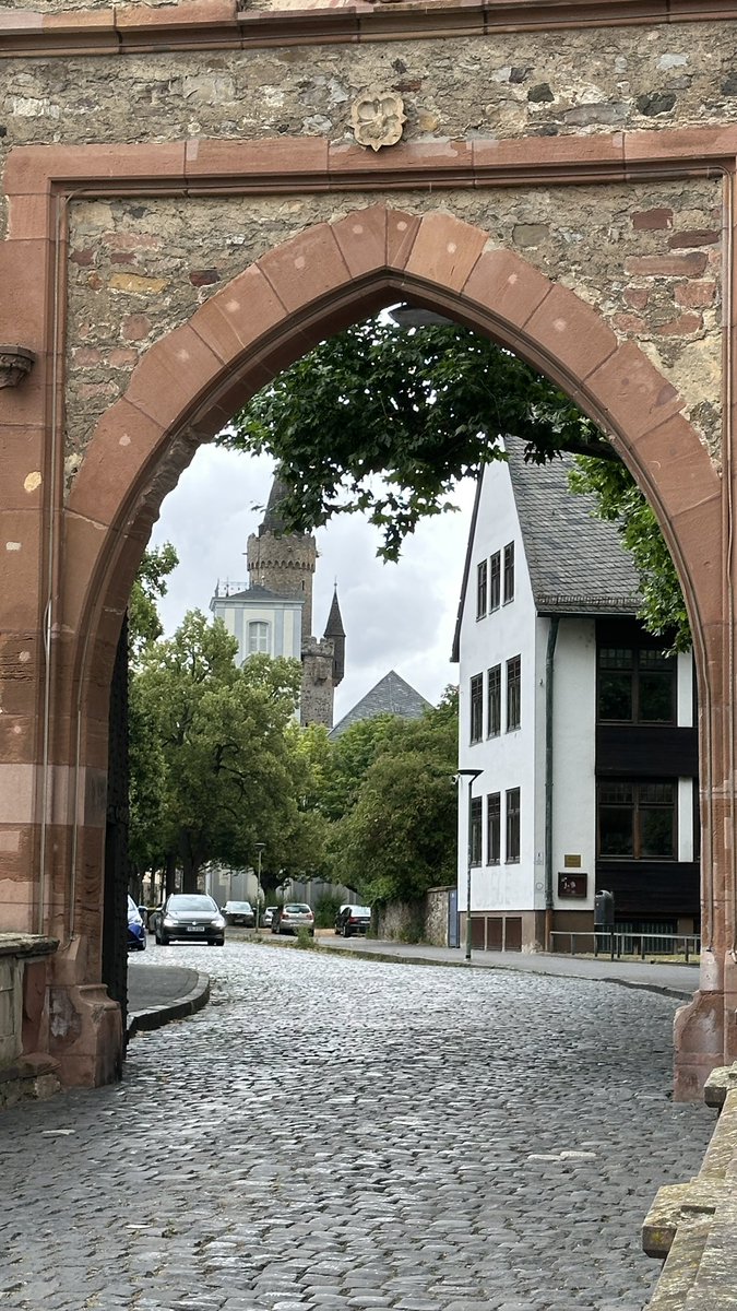 ClaudiuOrz's tweet photo. @8ntmuch Friedberg,Hessen! https://t.co/vKmOFeQJwD