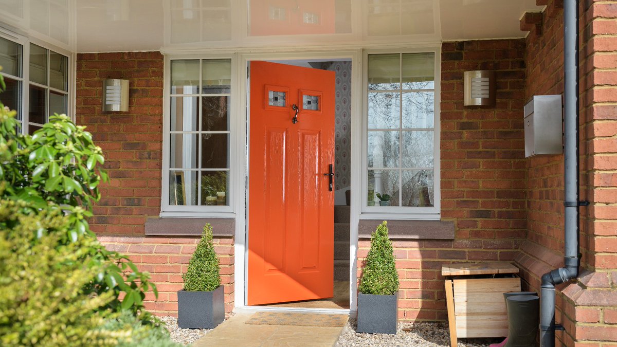 🌈Go bold &amp; bright! Here’s your Tuesday dose of door inspiration courtesy of our friends at <a href="/SolidorLtd/">Solidor</a>!

Pictured: Berkley composite front door in Tangerine🧡

Design your dream front door with our online front door visualiser👉 bit.ly/3TSRQe5 

📞0113 808 2899