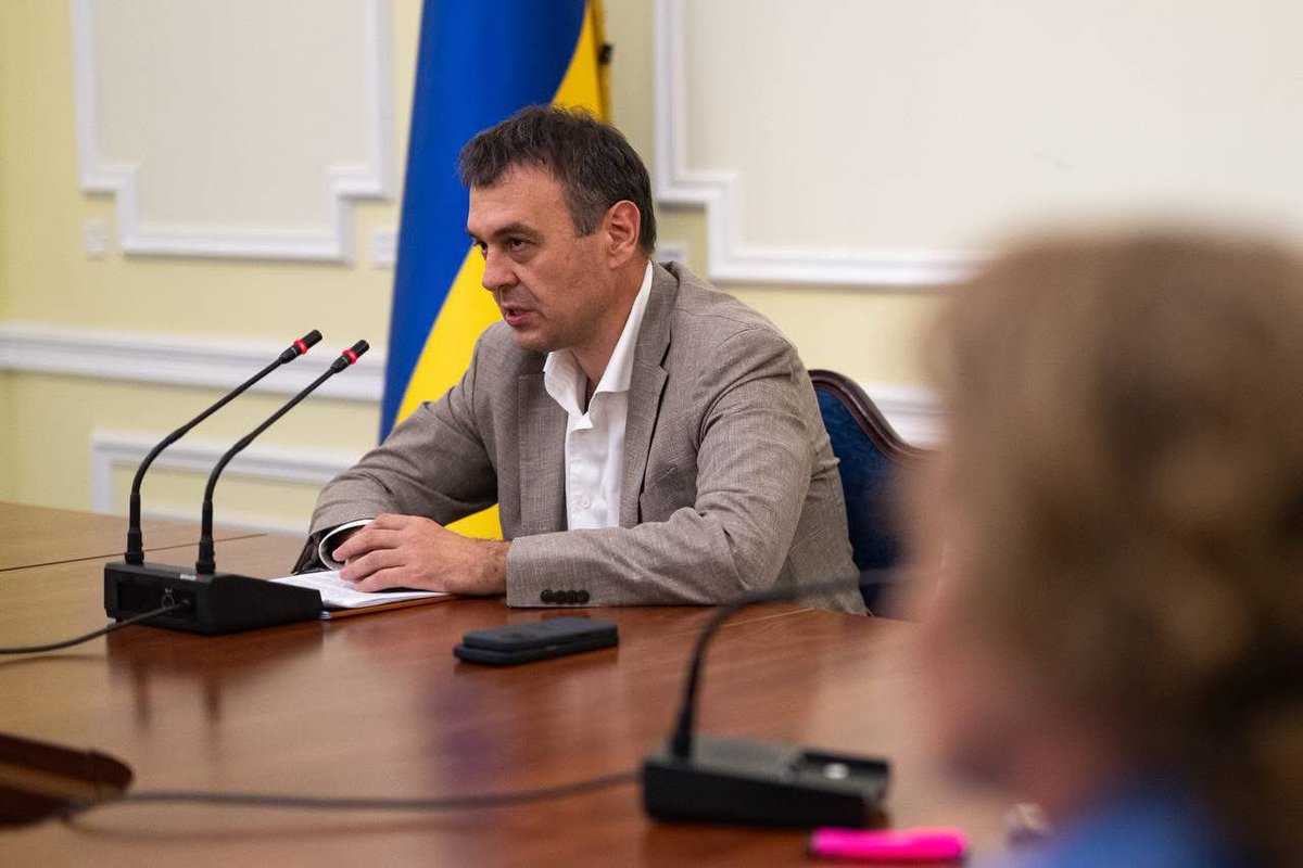 sluganarodu_pp's tweet photo. ✅ Danylo Hetmantsev: #DefenceCity is about:
➡️ a strong Ukrainian army with modern weapons
➡️ competitiveness on the international arms market
➡️ more than tripling production volumes
➡️ new jobs and the development of related industries
➡️ a tangible impact on Ukraine’s economy.
💪 That’s why it’s crucial now to join forces and develop effective mechanisms for Defence City to operate 🇺🇦
