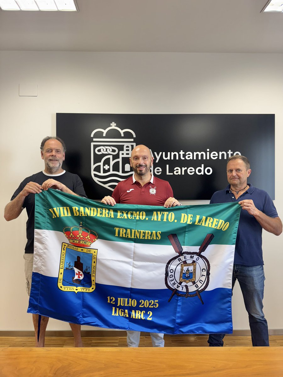 aytolaredo's tweet image. 🚣‍♂️La XVIII Bandera Ayuntamiento de #Laredo se disputará este sábado en la bahía pejina

La regata, que arrancará a las 12:00 horas con 6 #traineras compitiendo sobre una distancia de 3 millas (5.556 metros), será puntuable para la Liga #ARC2

ℹ️laredo.es/09/noticia_amp…