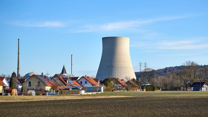Söder berief sich im Wahlkampf in seinen Aussagen auf „technische Experten“, etwa vom 11. Februar 2025, wonach die Reaktivierung des Atomkraftwerkes Isar 2 „in diesem und nächsten Jahr jederzeit möglich“ sei.

Diese Experten sind nun unauffindbar. Söder hat gelogen.